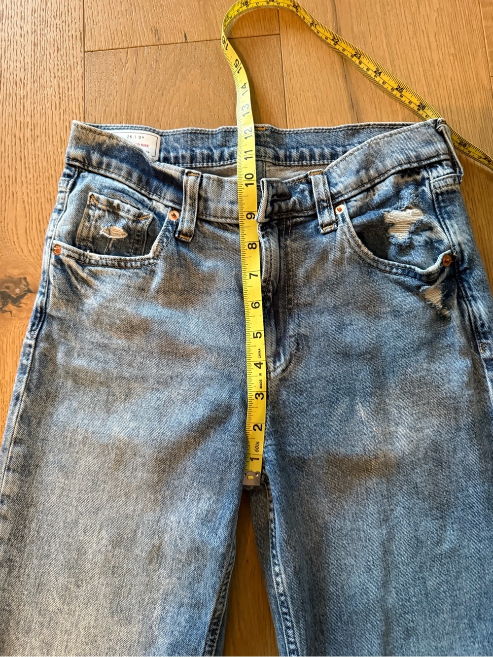GAP Loose Mid Rise Light Wash Jeans - Picture 4 of 7